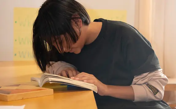 Middle School Student Reading - MUSE Global School